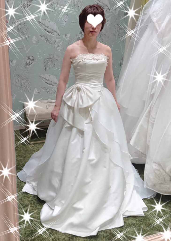 小さな結婚式で挙式する時のウェディングドレスをオプションをつけたもの